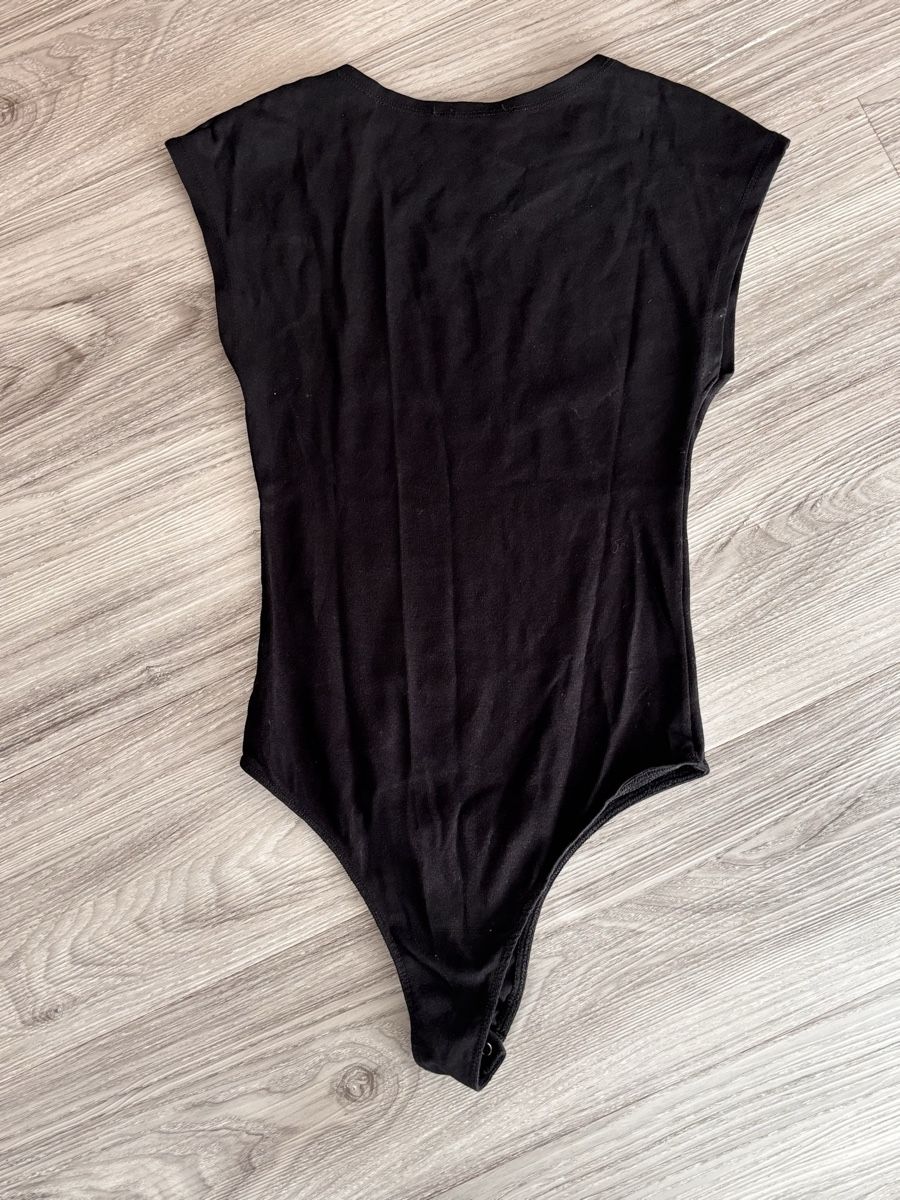Pull&Bear Top: 2 schwarze Bodys von Pull & Bear Gr M – Usato da Gossau SG venduto da Swisslady25 1