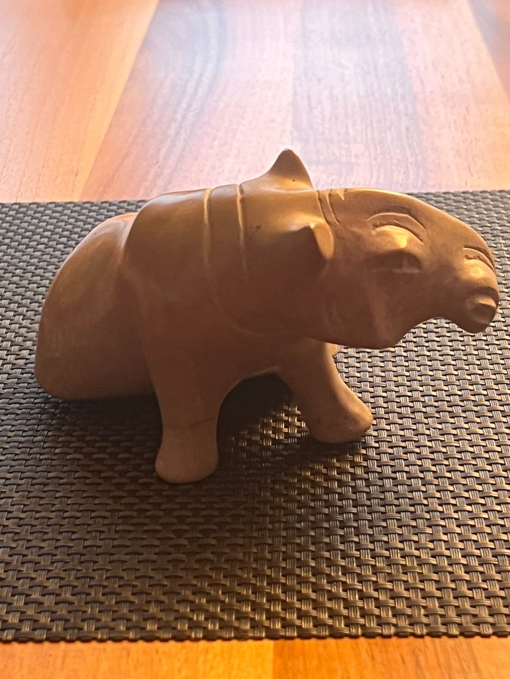 Statuette: Flusspferd aus Marmor gehauen , Super natürlich – Nuovo (secondo la descrizione) da Gränichen venduto da Paolosch 1