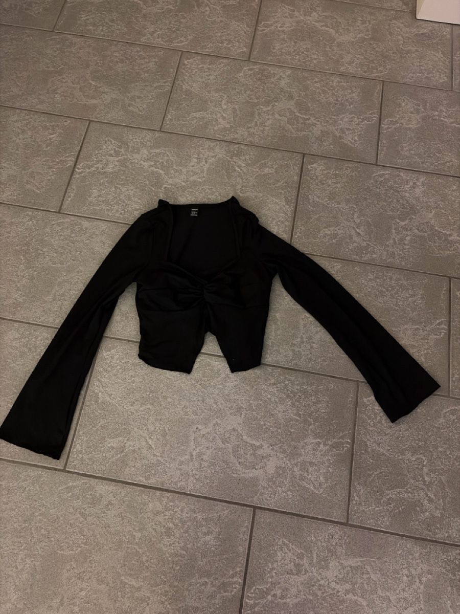 Shein Top: Schickes Oberteil, Grösse S, neuwertig, schwarz – Nuovo (secondo la descrizione) da Schöftland venduto da nevio74