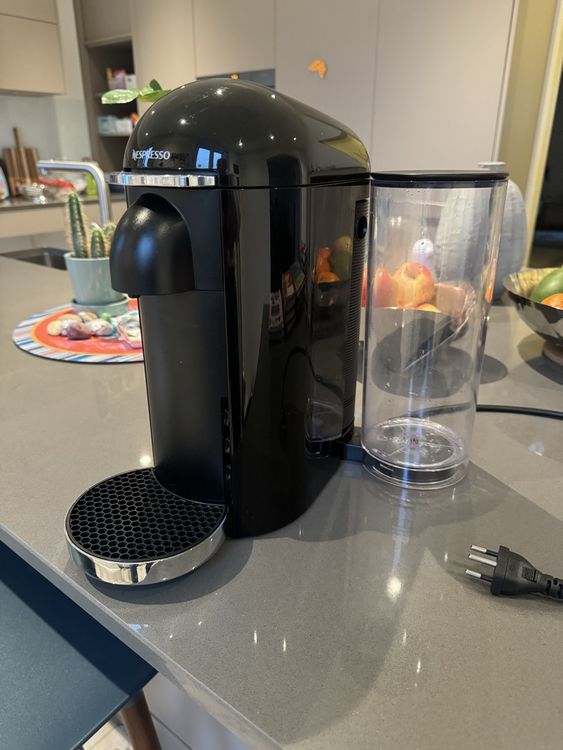 Nespresso Kaffeemaschine Vertuo (Gebraucht) in Zürich für CHF 4 – nur ...