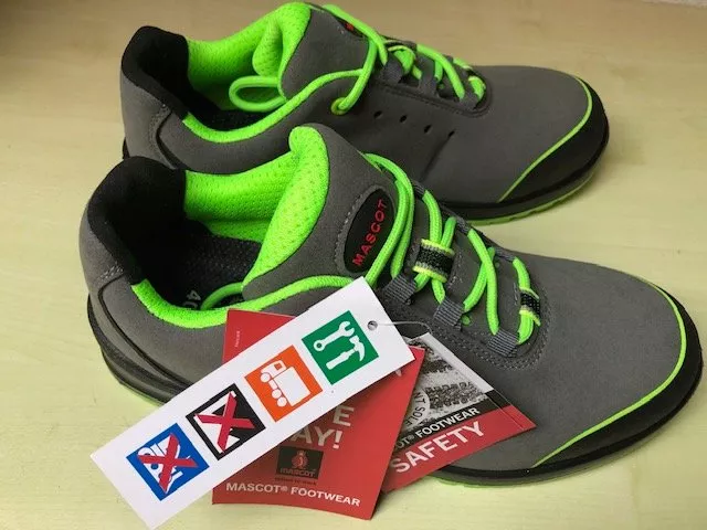 Scarpe da uomo: Sneaker/Freizeitschuh Gr. 39 Versand möglich – Nuovo e nell'imballaggio originale da Siebnen venduto da Bluenight050189
