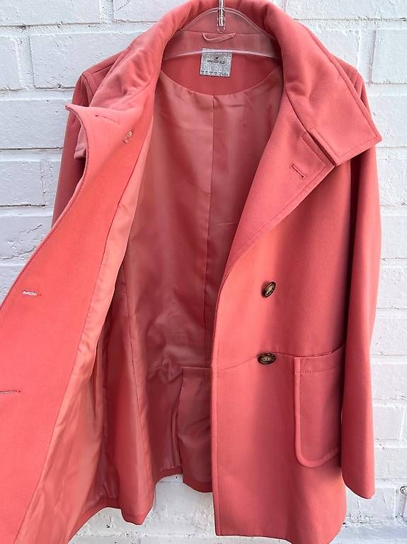 Manteaux: KORALLENROTER MANTEL – Neuf avec emballage d'origine à Tagelswangen par fireiceprincess 2