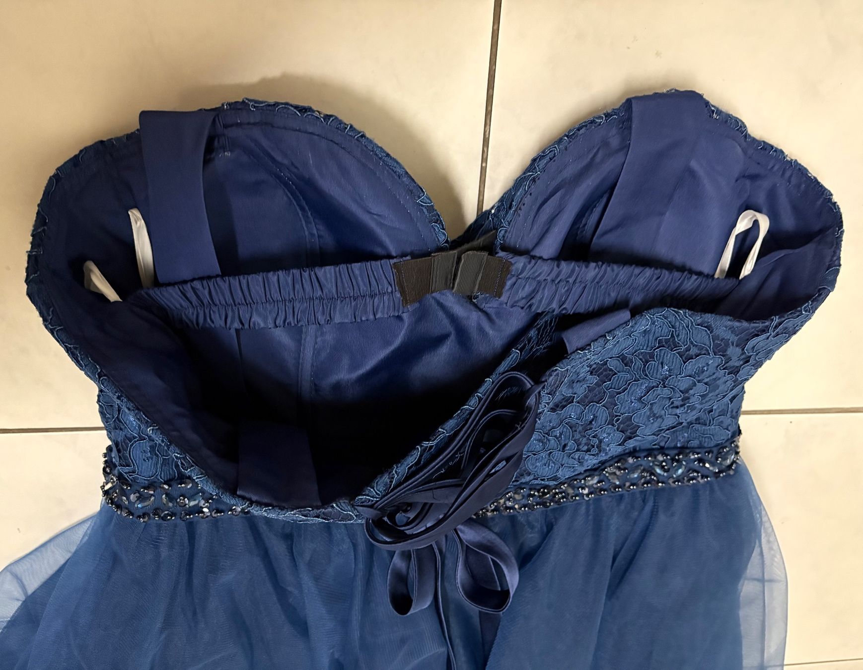 Vestiti: Tüll-Kleid / Ballkleid / Abendkleid – Nuovo (secondo la descrizione) da Basel venduto da tif_m2h6 9