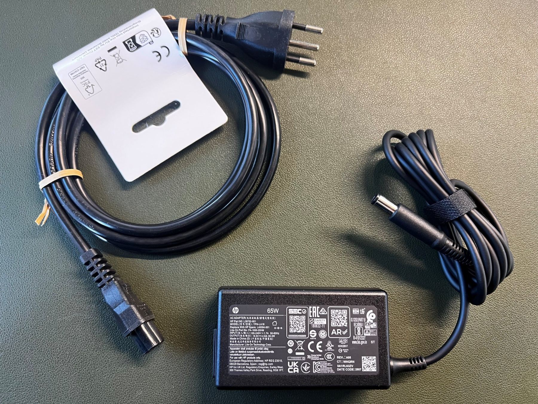 Hewlett Packard Ladegerät: 65W Smart AC Adapter – Neu (gemäss Beschreibung) aus Gossau ZH von OrderflowAG