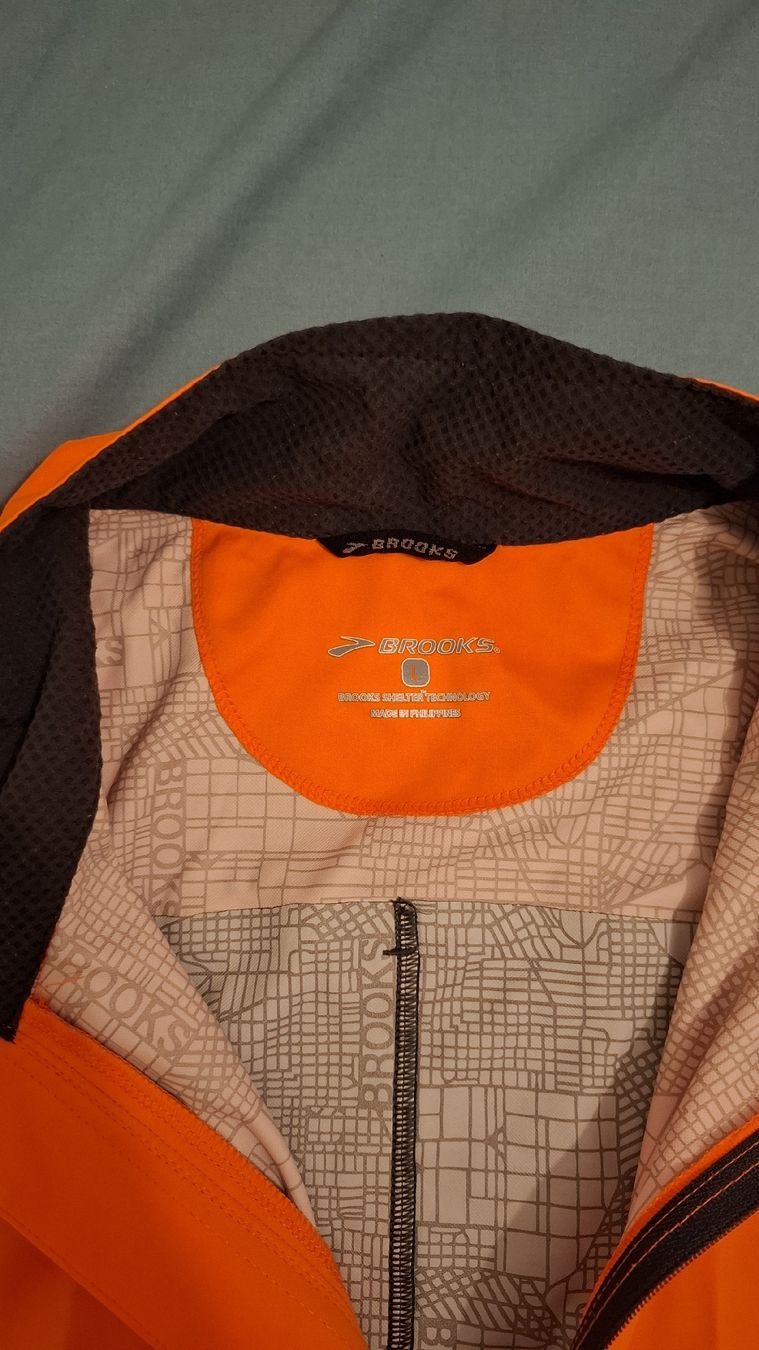 Brooks Jacken: Running jacket Brooks size L – Gebraucht aus Crissier von Chino_20 1