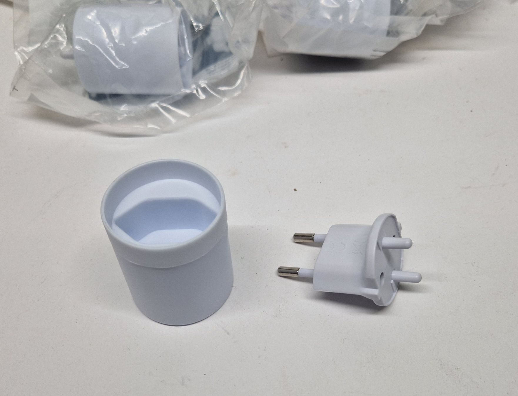 Unità & Adattatore: Fix Adapter CH EURO 2-Pol 5 Stück weiss – Nuovo (secondo la descrizione) da Untersiggenthal venduto da Coca-Cola