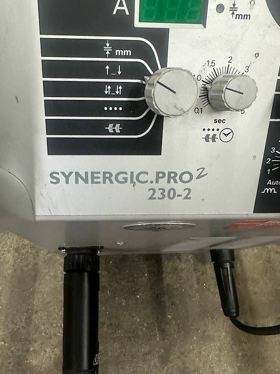 Saldatori: Sechy Synergic pro2 / 230-2 Schweissmaschine – Usato da Aathal-Seegräben venduto da rom_cg7q 1