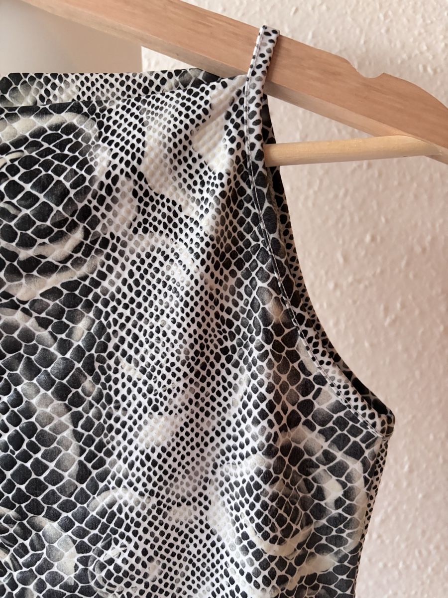 Top: Top imprimé peau de serpent taille 1 – Usato da Onex venduto da ali_8gbq 2