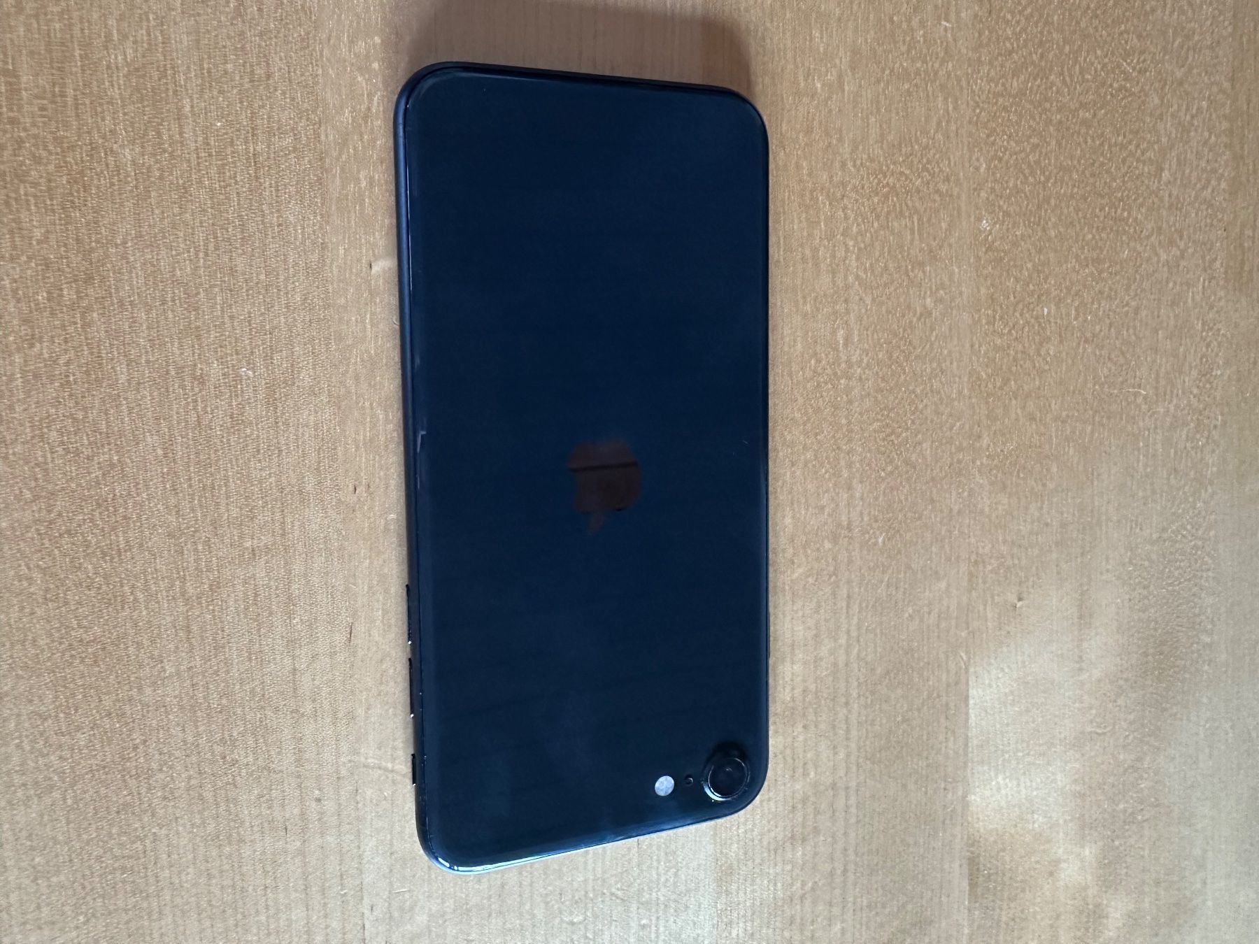 Apple Telefoni cellulari / Smartphones: iPhone SE inklusive 4 Hüllen – Usato da Buchs AG venduto da lucazubi7 2