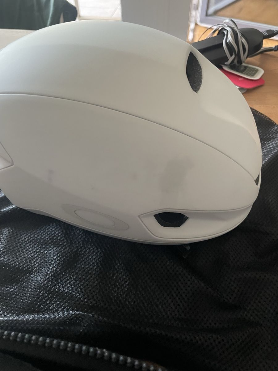 Oakley Casques: Oakley Aro7 Velohelm – D'occasion à Gossau ZH par Oliver.12 5