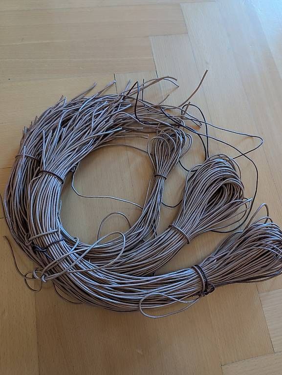 Rubans décoratifs: Lederbänder – D'occasion à Bern par ber_jsl2