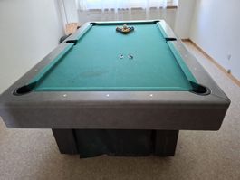 Billardtisch mit Zubehör und Spielbällen guter Zustand