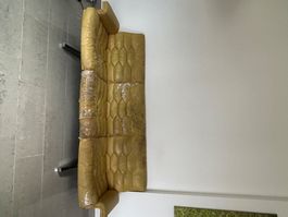 Sofa Leder gelb Metallgestell gebraucht mit Defekten