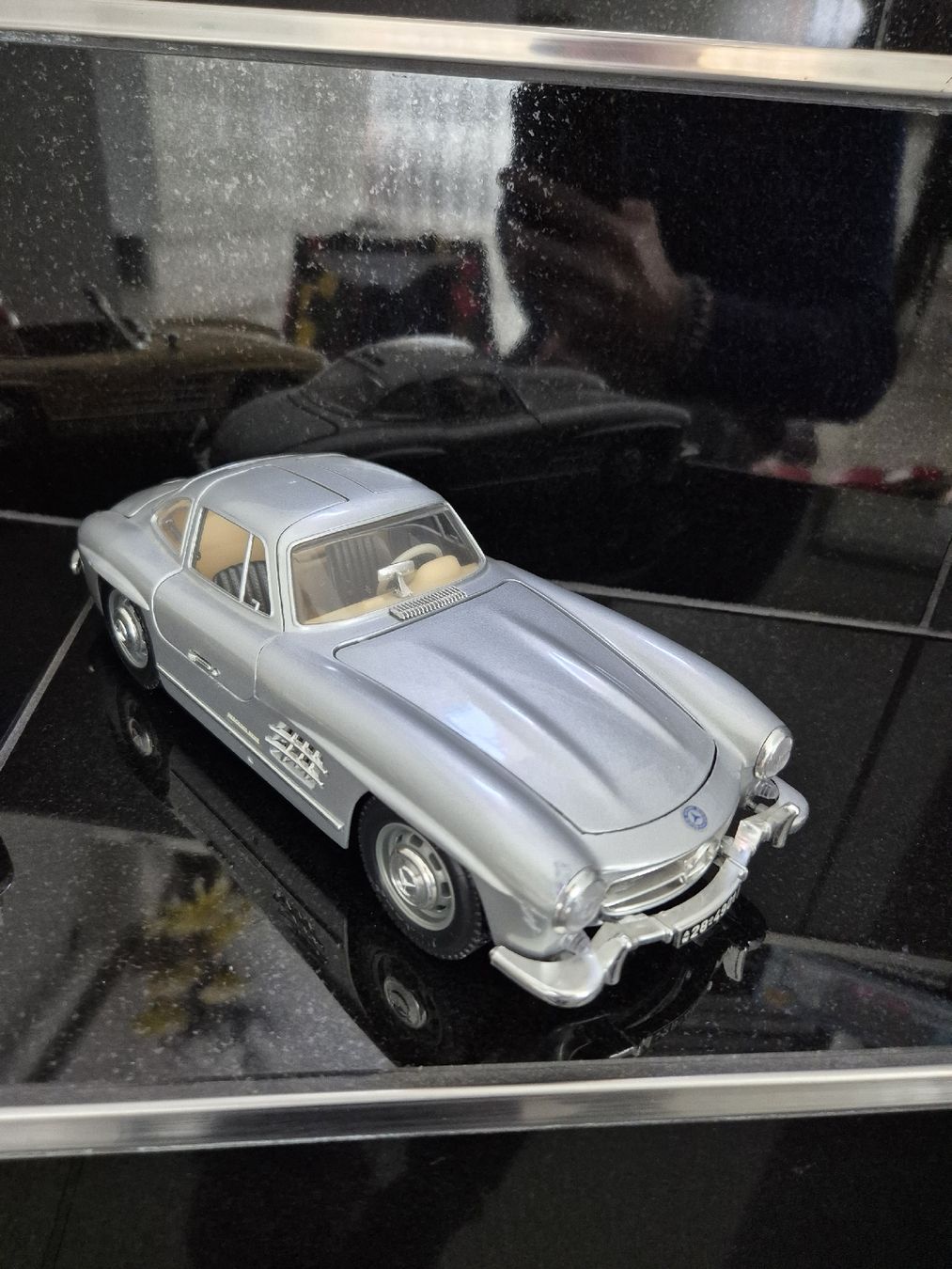 Kit di modellismo & Modellini statici: lot de 3 Mercedes  1/18 – Usato da Mannens venduto da BargainLiquidation 1