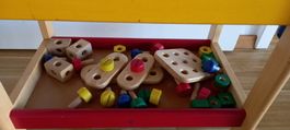 Gut erhaltene Werkbank für Kinder - viel Zubehör!