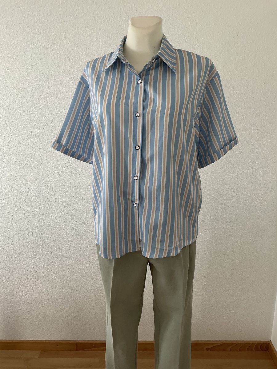 Blusen: Damenbluse gestreift Hellblau/Beige – Gebraucht aus Zürich von glueck9 1