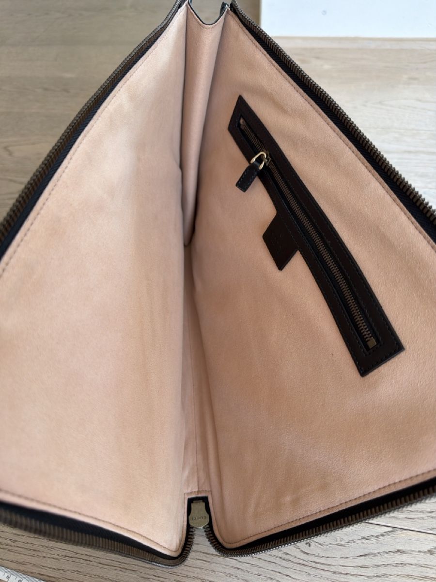 Gucci Valigie & Borse: Gucci GG Marmont Zip Document Case  – Usato da Liestal venduto da amaroque 2