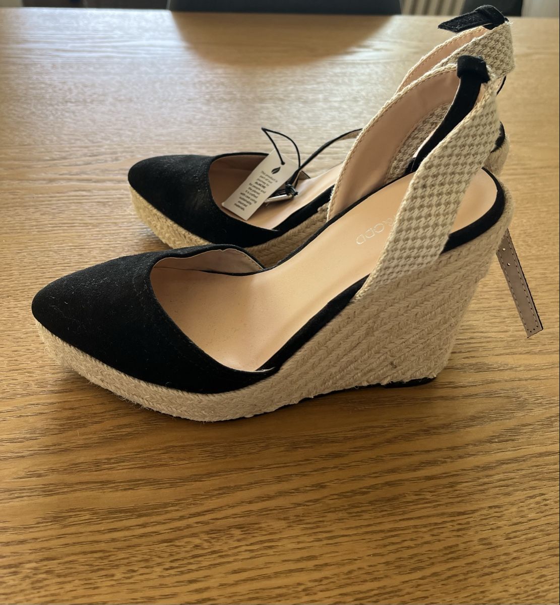 Scarpe da donna: Sandales compensées, taille 37, neuves! – Nuovo e nell'imballaggio originale da Lutry venduto da tat_2zxq