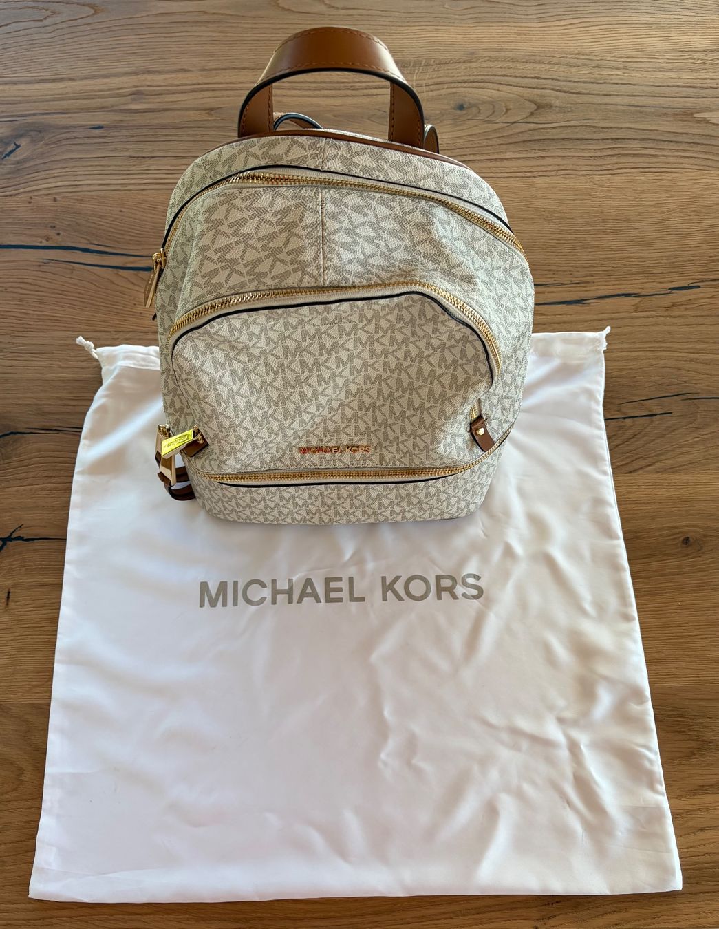 Michael Kors Zaini: Michael Kors Rhea Zip Rucksack in Beige – Nuovo (secondo la descrizione) da Islisberg venduto da Iapetus 3