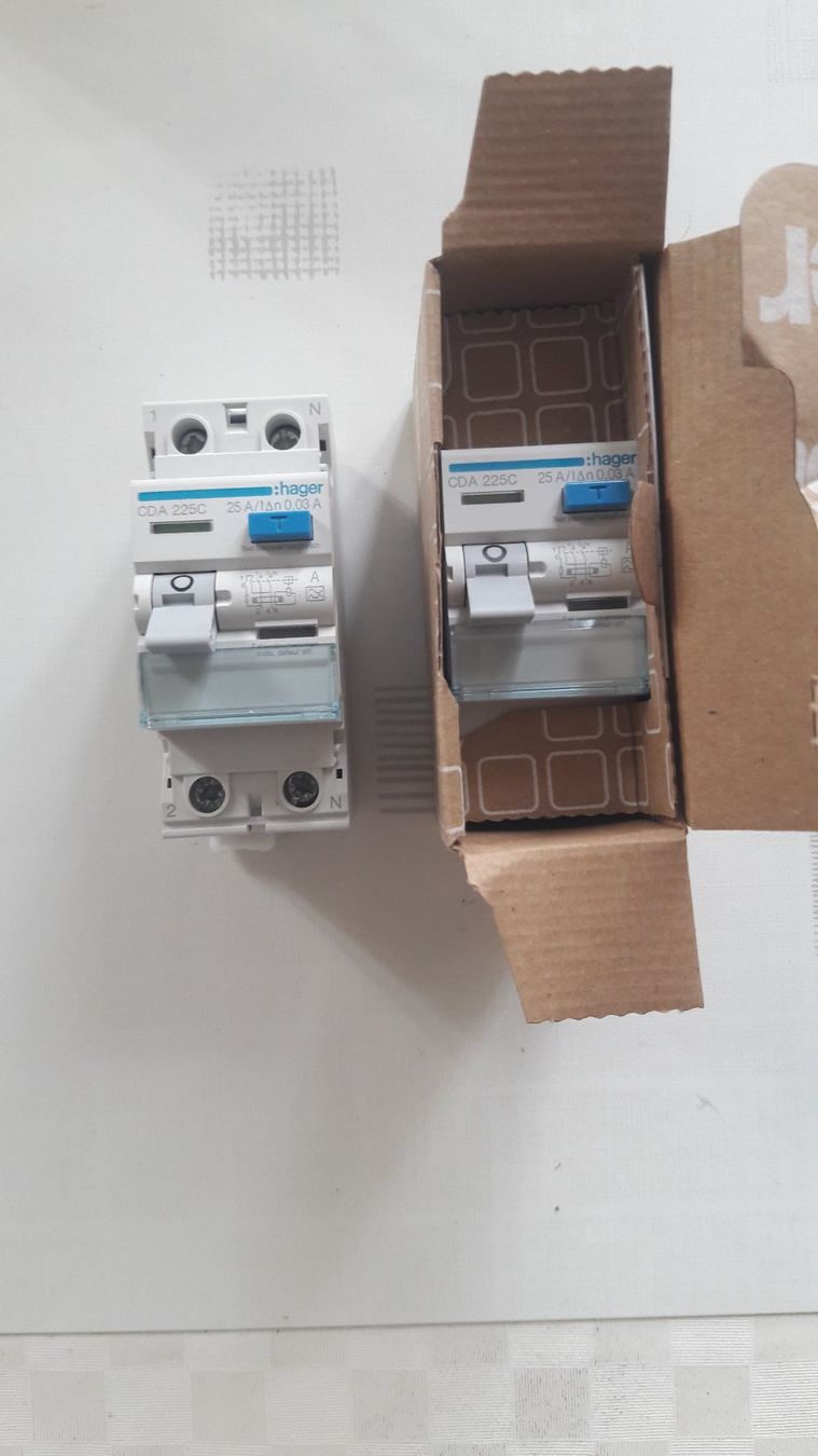 Hager Alimentazione elettrica: cda 225 c 25 A x2 – Nuovo (secondo la descrizione) da Laufen venduto da Mann455