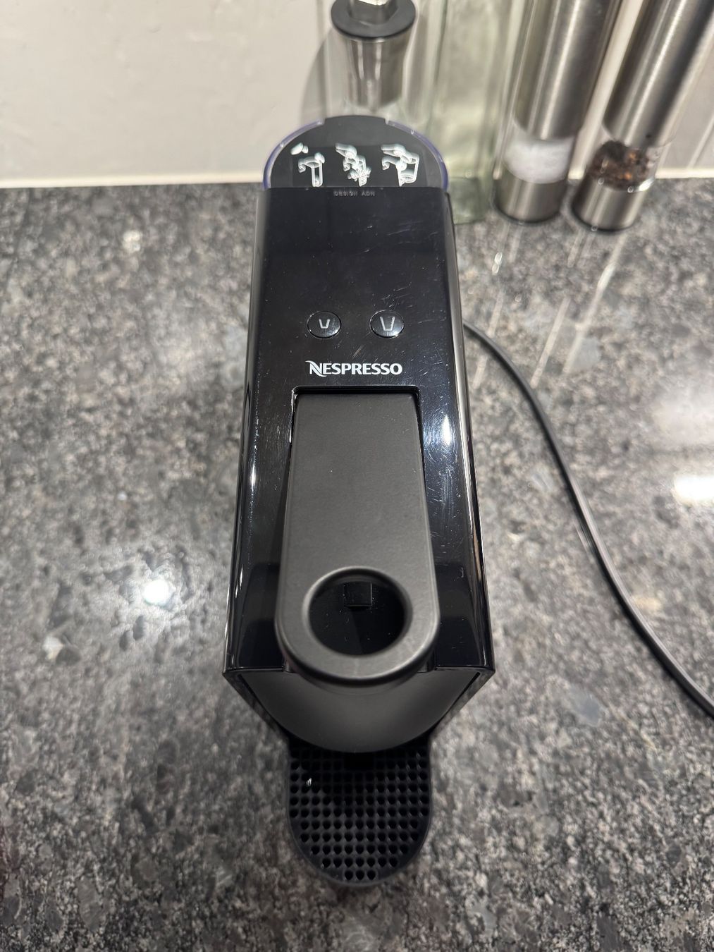 Nespresso Kaffeemaschinen & Espressomaschinen: Nespresso Krups Essenza Mini Schwarz – Gebraucht aus Balsthal von mama_joes 3