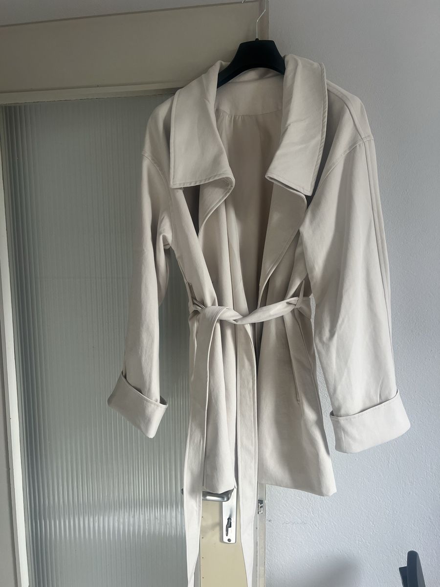 Shein Cappotti: Trenchcoat Grösse M – Nuovo (secondo la descrizione) da Kirchberg BE venduto da lea_kb6y