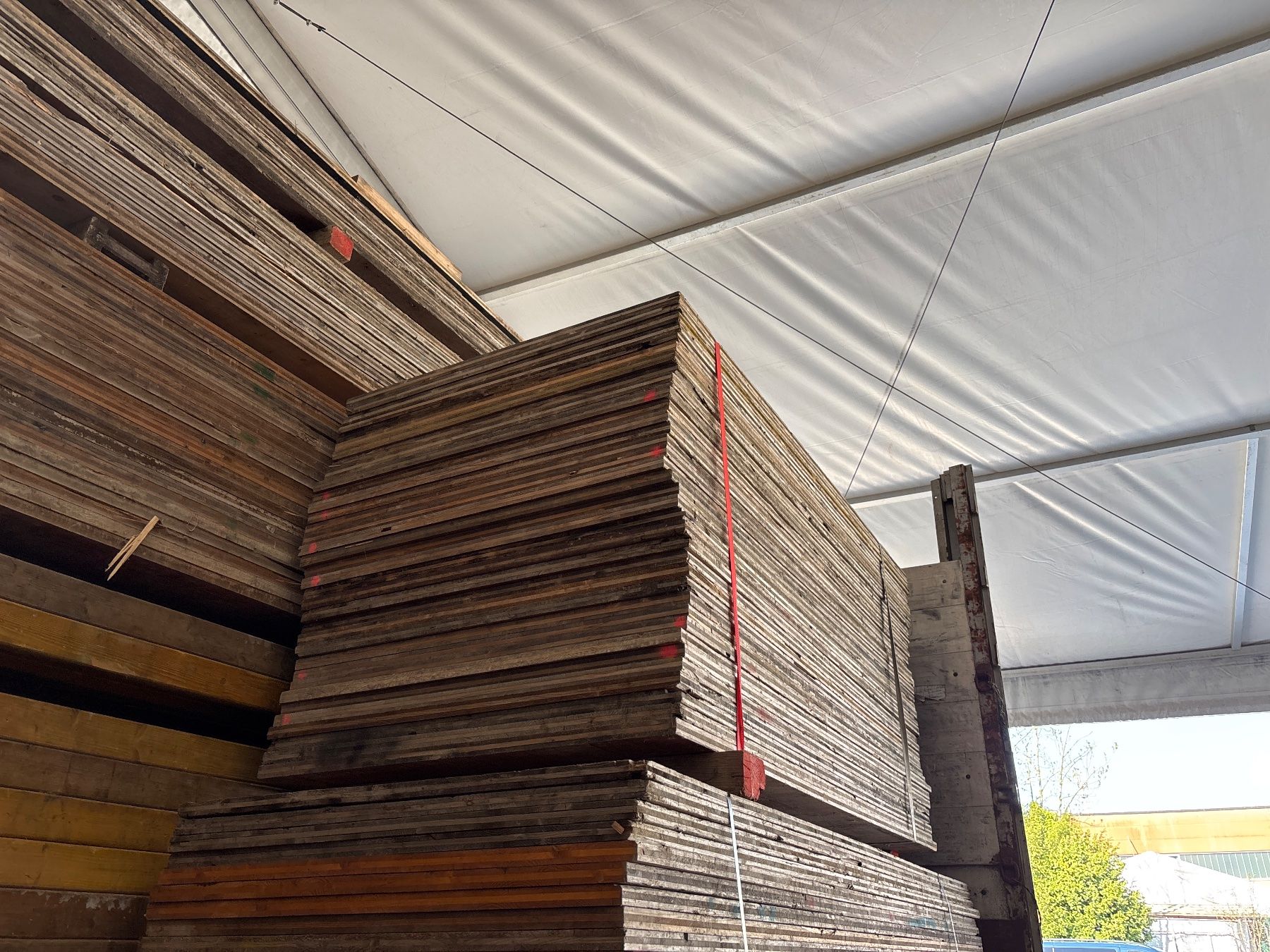 Rivestimenti per pavimenti: 74m2 Schaltafeln 2x1m stark gebraucht – Difettoso da Horgen venduto da sivex 3