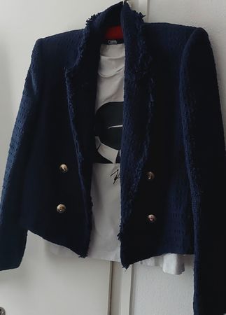 jaquette ZARA M plus t-shirt KARL LAGERFELD offerte