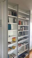 Bücherregal