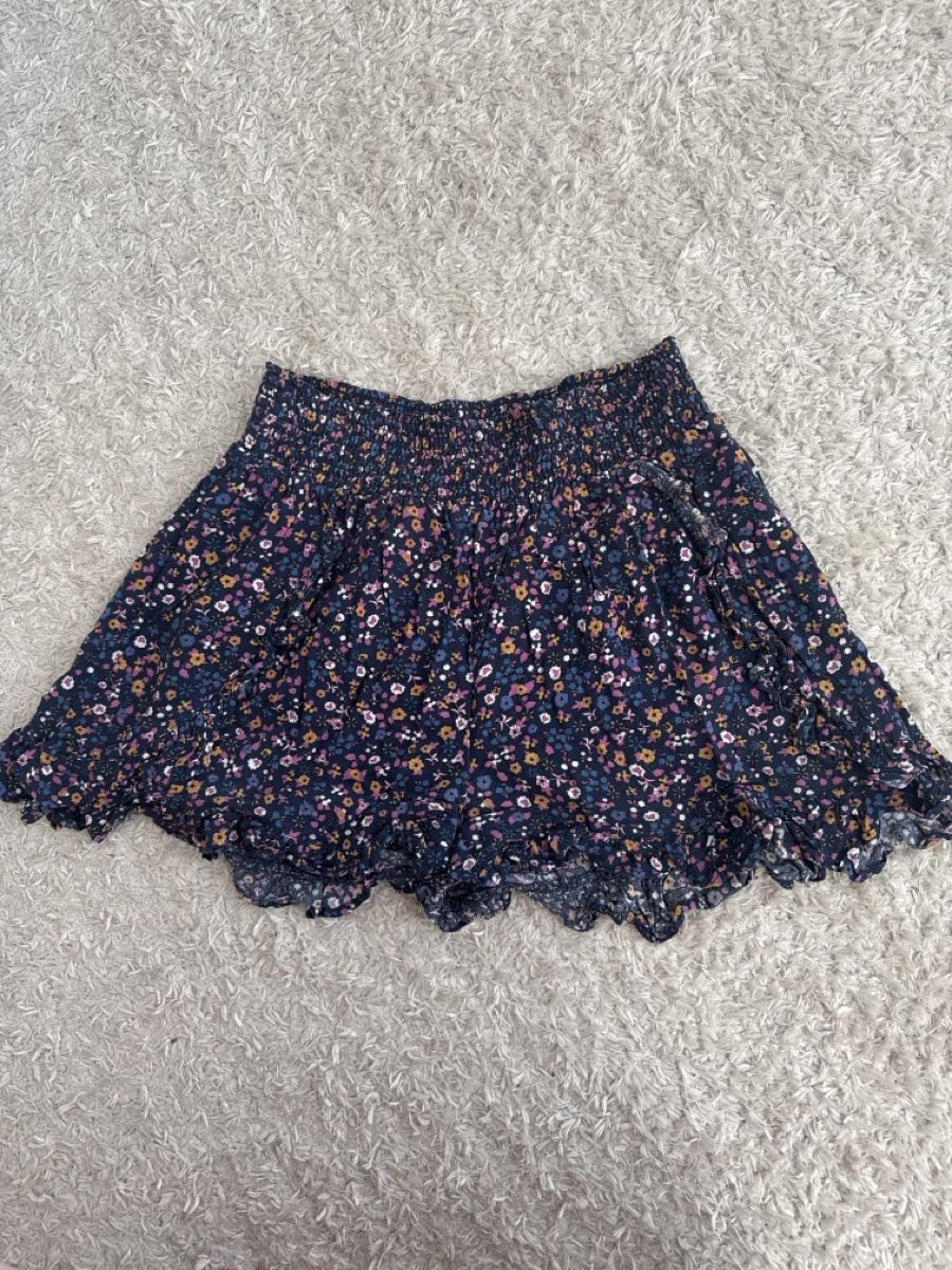 C&A Pantaloni: Hosenrock C&A, Gr. 38, Blumenmuster – Usato da Gächlingen venduto da anjuli_123