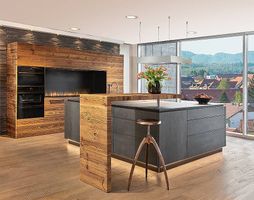 Designküche Altholz/Keramik  Ausstellungsmodell 50% Rabatt