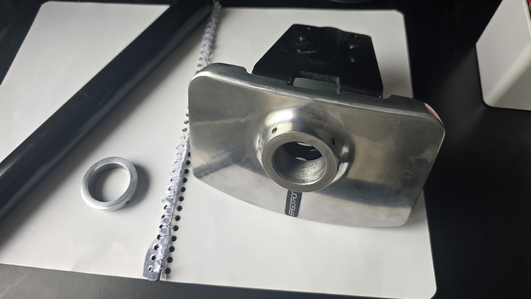 Ergotron Staffa per monitor: Ergotron Basekit inkl. Stange – Usato da Emmenbrücke venduto da david_andrist 2