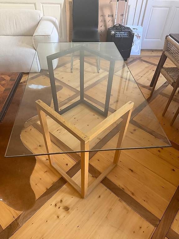 Tische: Table en verre avec pieds en bois – Gebraucht aus Genève von AlicedeDardel