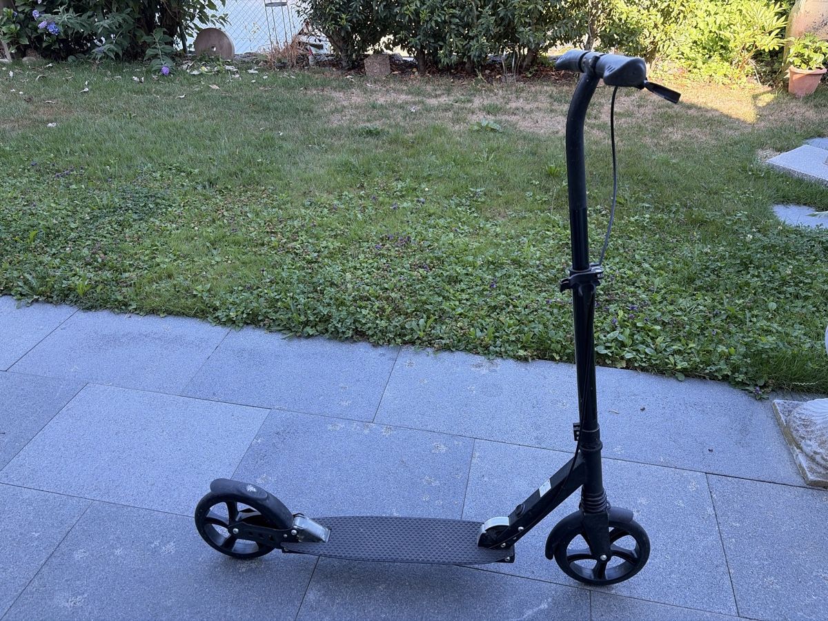 Kickboard: Crane micro Scooter, Tretroller faltbar schwarz – Usato da Hägglingen venduto da Enikolaus