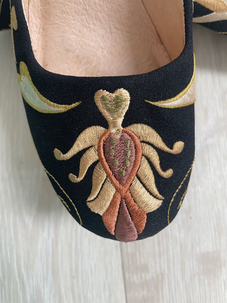 Scarpe da donna: Unique Elegant Embroidered Heels, SX Collection, Size 5.5 – Nuovo (secondo la descrizione) da Oberwil BL venduto da Stellochkas 4