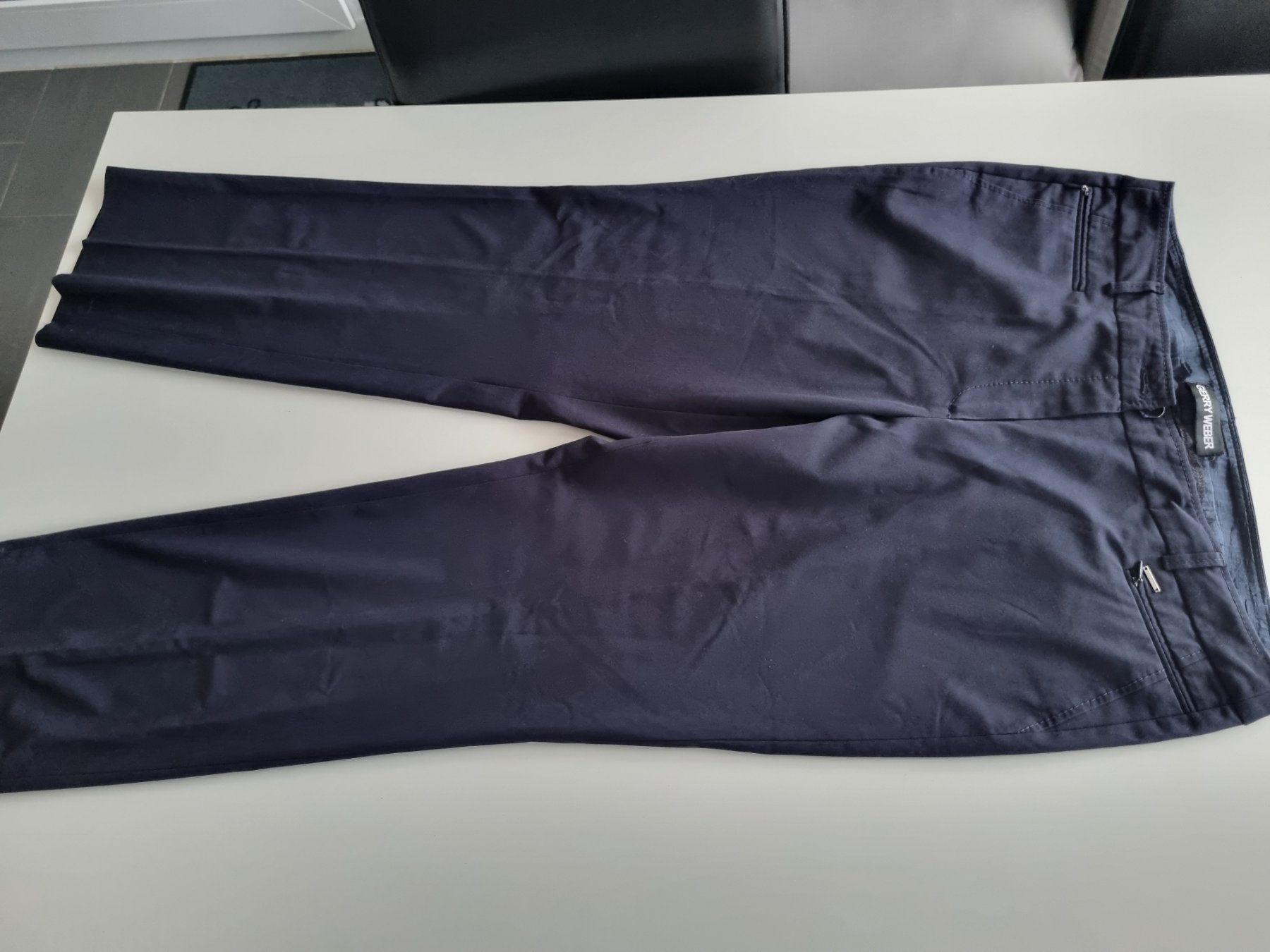 Gerry Weber Pantalons: Gr. 44 Hose Gerry Weber dunkelblau – D'occasion à Sutz par Dalilea