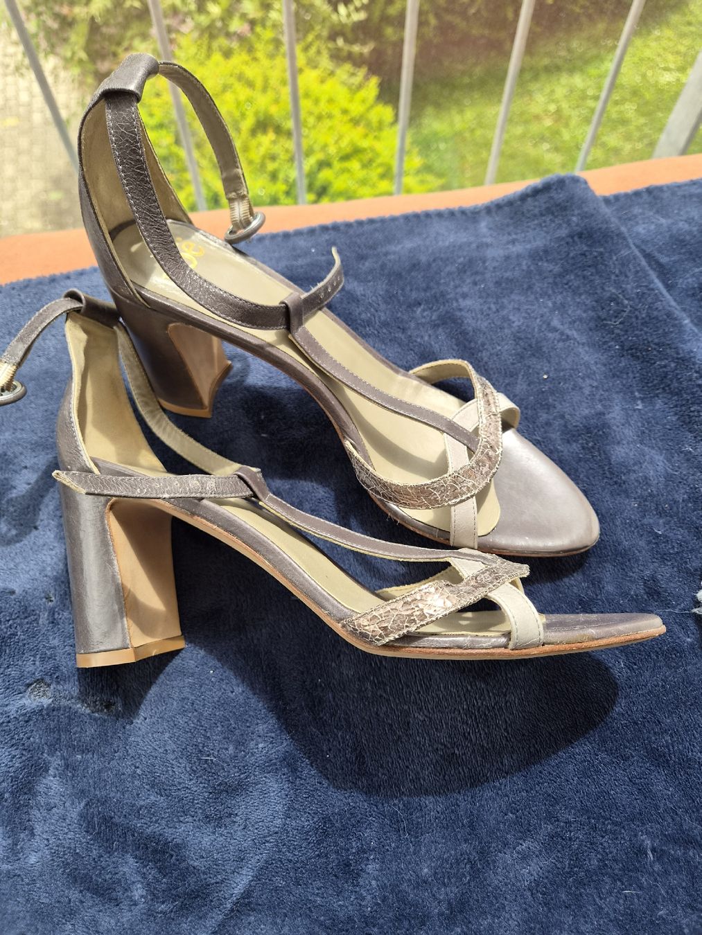 Scarpe da donna: noe schöner Echtlederpumps Gr. 40 – Usato da Frenkendorf venduto da Moon111 1