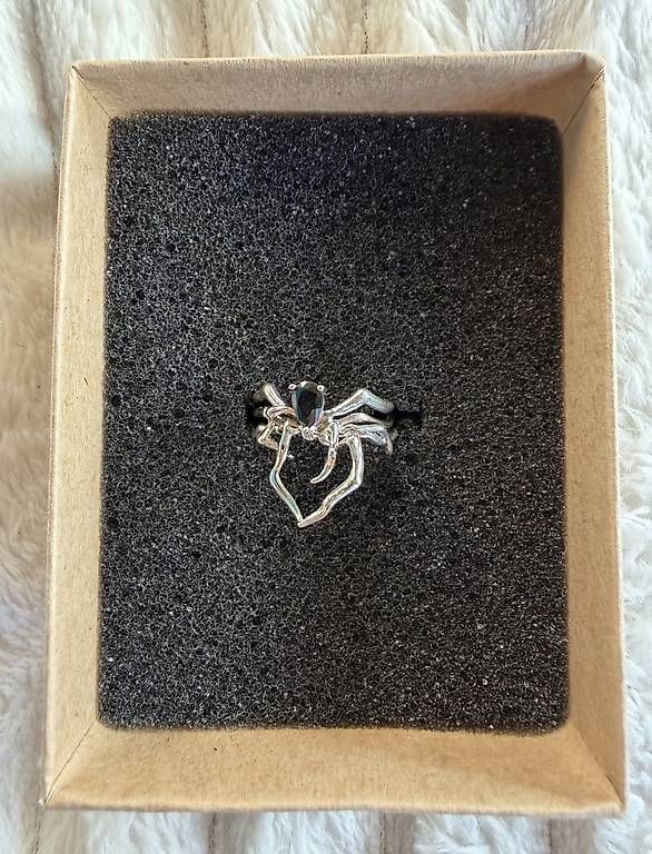 Ringe: Silberfarbener Spinnenring – Gebraucht aus Chur von van_6qs7
