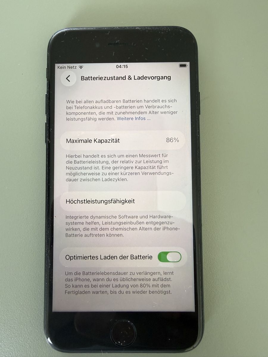 Apple Portables: iPhone SE mit 128 GB – D'occasion à Horgen par Pampam1972 2