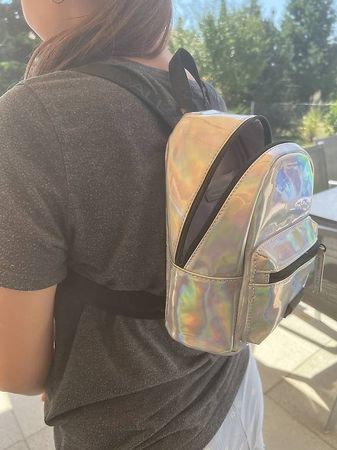 Sac à dos Kendall + Kylie holographique argenté