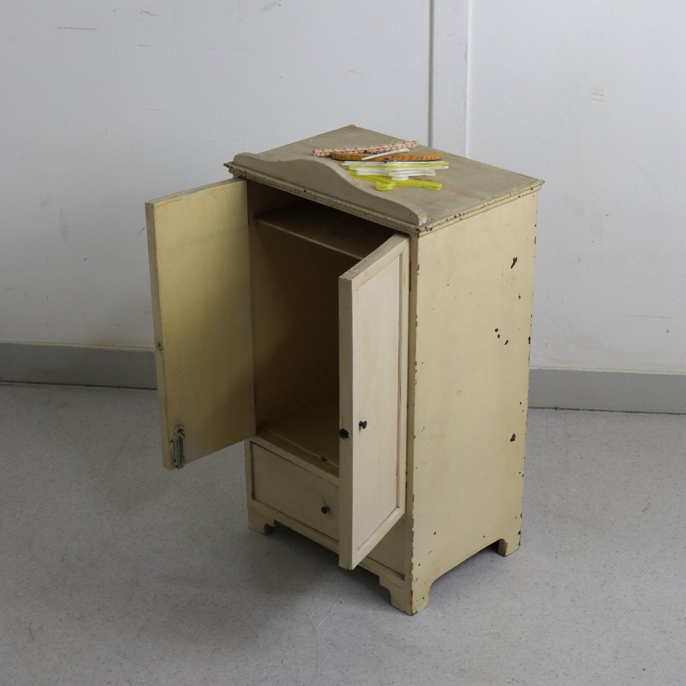 Commodes: Kleine Kommode – D'occasion à Volketswil par brockipfannenstil 4
