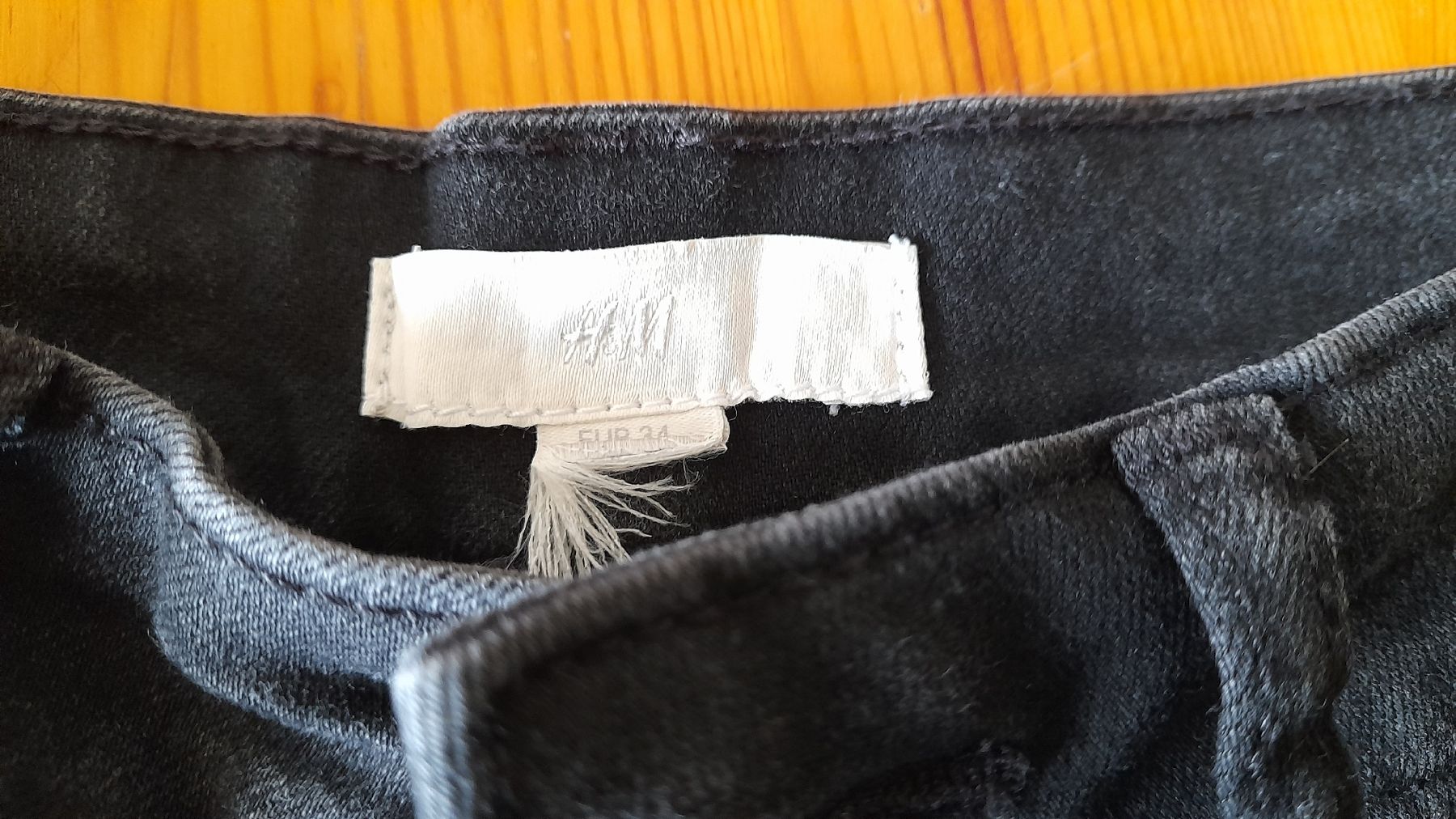 H&M Pantaloni: Shorts gr. 34 von H&M – Usato da Nesslau venduto da Churfirsten08 2