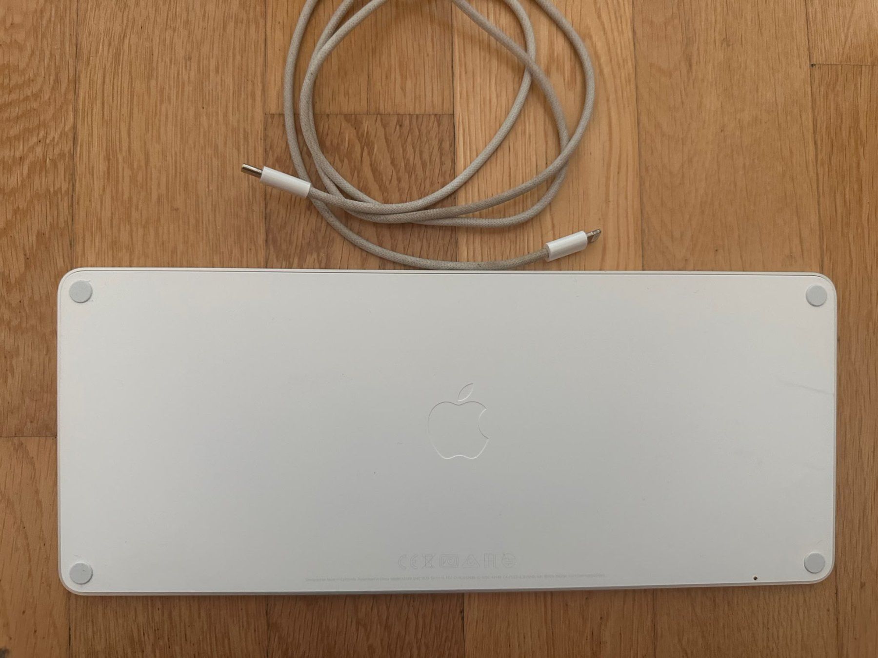 Tastiere: Apple Magic Keyboard mit Touch ID A2449 - CH Layout Silber – Nuovo (secondo la descrizione) da Therwil venduto da Goga124 1