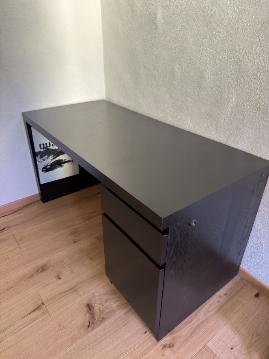 Ikea Schreibtische: IKEA MALM Schreibtisch Schwarz – Gebraucht aus Rudolfingen von levinkuendig11