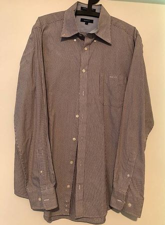 Chemise Gant à fines rayures brunes. Taille L