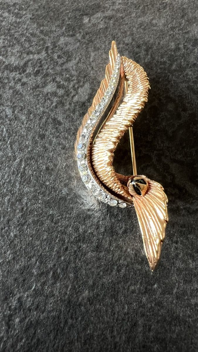 Spille & Fermagli: Broche vintage dorée strass feuille stylisée numérotée – Nuovo (secondo la descrizione) da Nyon venduto da stylevintage79 1