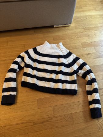 BERSHKA Strickpullover Pullover Winter weiss blau Gr. S 36