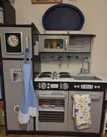 Die Spielküche mit dem ganzen Küchenkram
