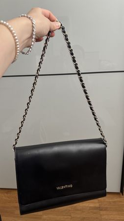 Schwarze Valentino Handtasche mit Silberkette, neuwertig! (5