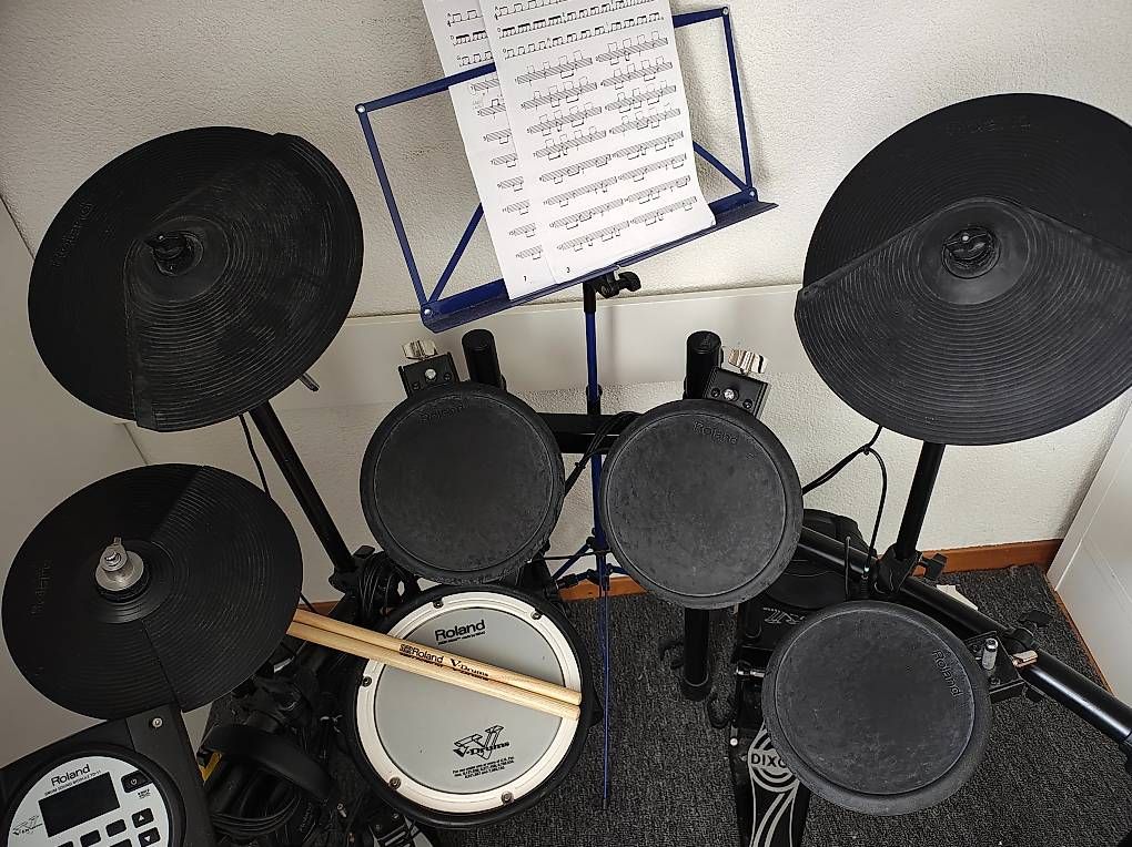 Roland Strumenti musicali: Batterie électronique Roland – Usato da Rolle venduto da ngesson 2